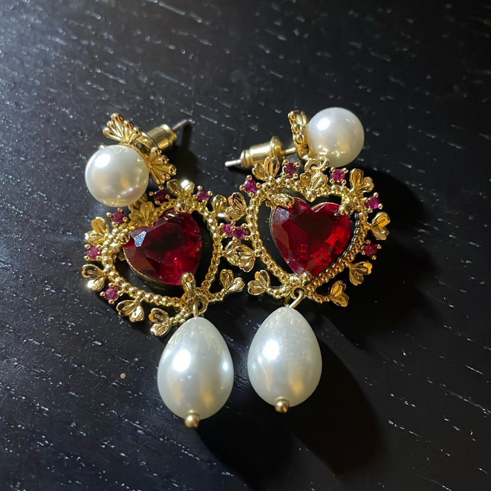 Cute heart earrings
